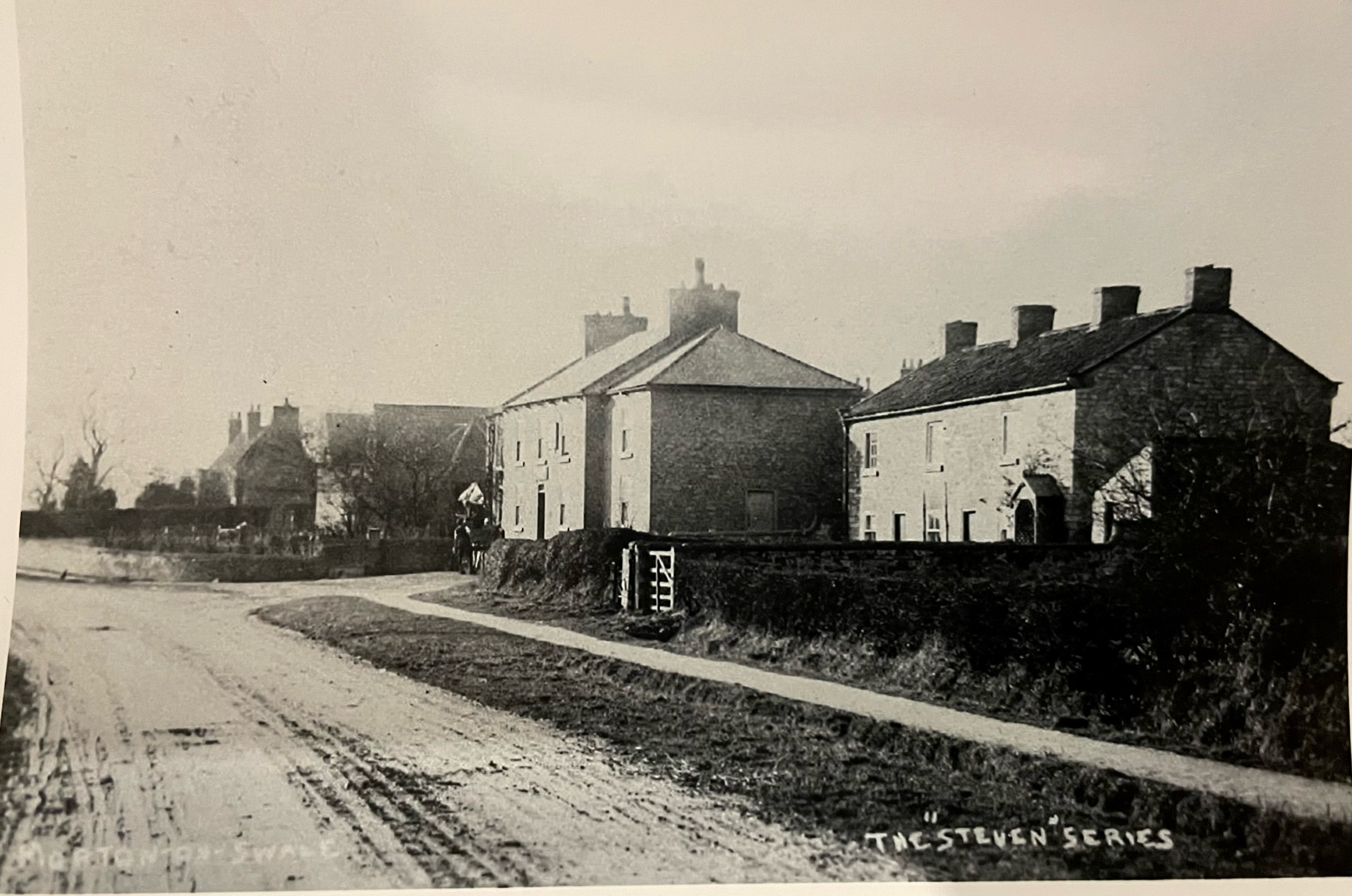 Stone Bowers Cottages with Non Plus Inn just beyond?  Early 1900s possibly?